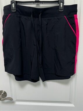 Tek Gear women’s shorts, Size XL, Black & Pink, 2-Pockets, Pull-on, ElasticWaist